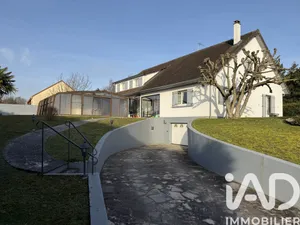 Demeure à Ville-Saint-Jacques (77130)