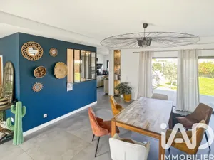 Architectural house in Milhaud (30540)