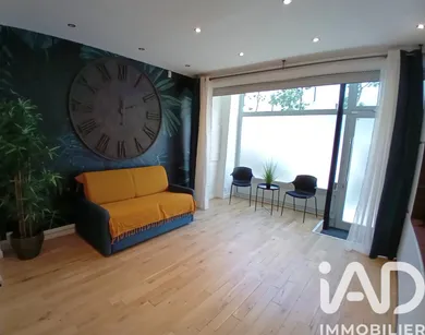 Apartment in Paris (75020)