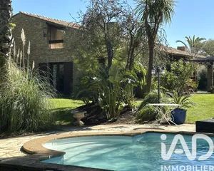 Maison à Saint-Cyr-sur-Mer (83270)