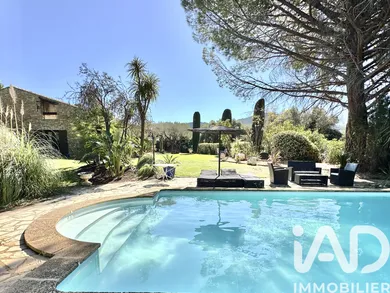 Maison à Saint-Cyr-sur-Mer (83270)