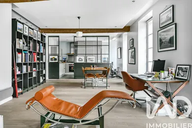 Apartment in Paris (75007)