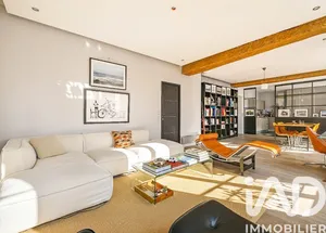 Apartment in Paris (75007)