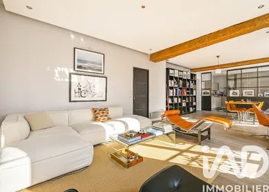 Apartment in Paris (75007)