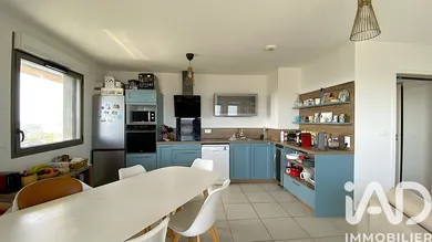 Apartment in Bordeaux (33800)
