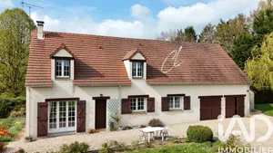 Architectural house in Domats (89150)