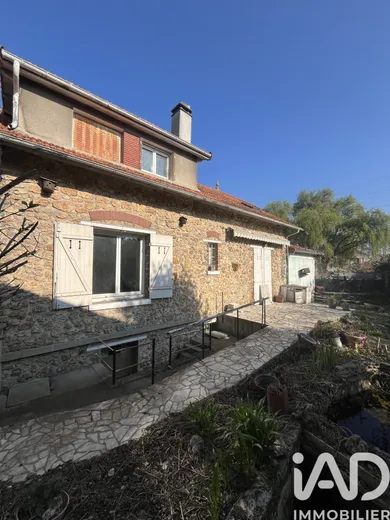 Maison traditionnelle à Villeneuve-le-Roi (94290)