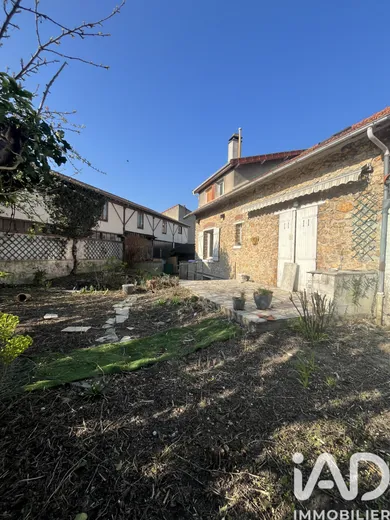 Maison traditionnelle à Villeneuve-le-Roi (94290)
