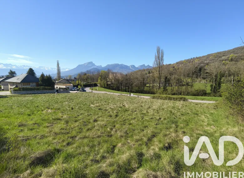 Terrain à Saint-Alban-Leysse (73230) · 299 000 €