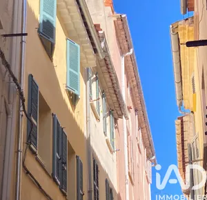 Building in Hyères (83400)