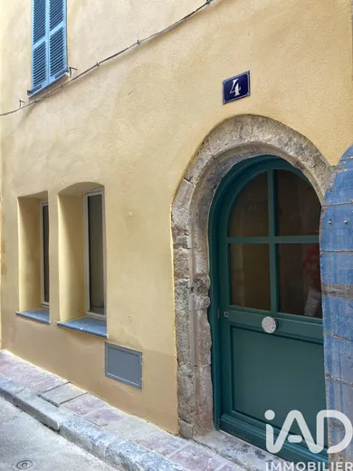 Building in Hyères (83400)