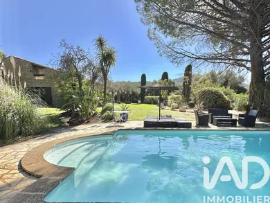 Maison à Saint-Cyr-sur-Mer (83270)