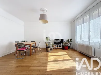 Apartment in Courbevoie (92400)