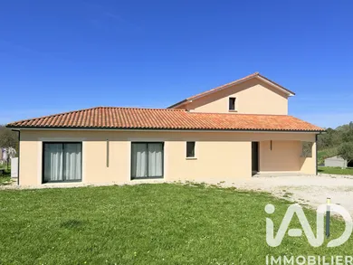Architectural house in Trélissac (24750)