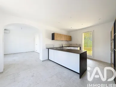 Apartment in Bandol (83150)