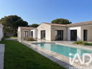 Maison d'architecte à Le Bois-Plage-en-Ré (17580)