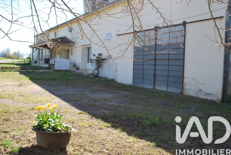 Maison 8 pièces 130 m² · à Savignac-de-Duras · 130 m² · 179 000 €