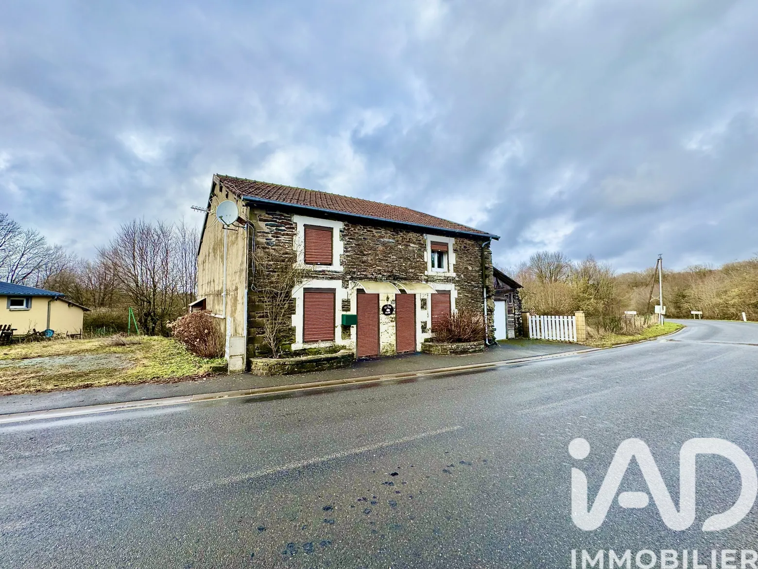 Vente maison à Monthermé (08800) : maison de village 6 pièces 129 m²