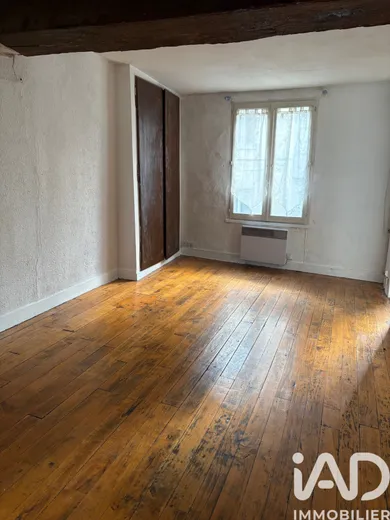 Building in Senlis (60300)