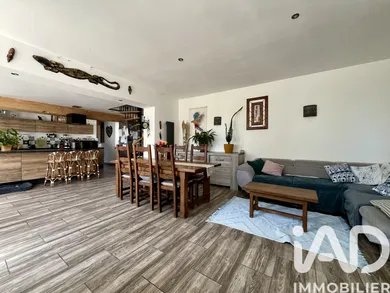 Maison à Villemer (77250)