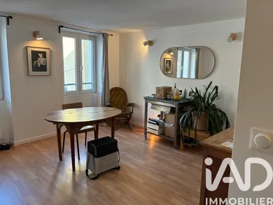 Apartment in Montreuil (93100)