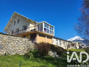 Townhouse in La Mure (38350)