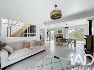 Detached house in Saint-Fuscien (80680)