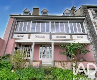 Building in Oloron-Sainte-Marie (64400)