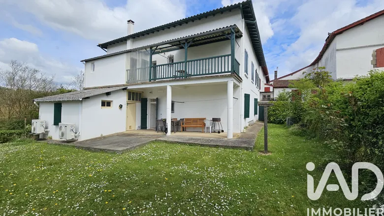 Maison 8 pièces 171 m² · à La Bastide Clairence · 170,8 m² · 390 000 €