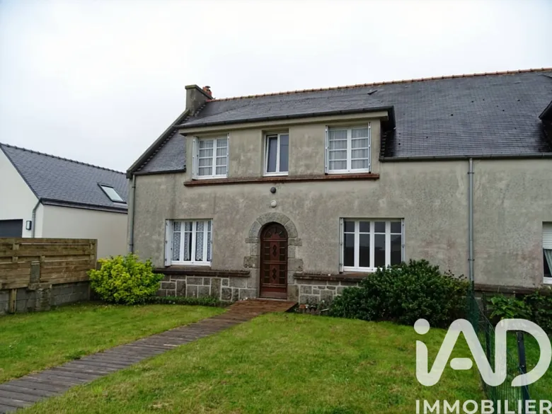 Maison 7 pièces 136 m² · à Cléder · 135,8 m² · 234 000 €