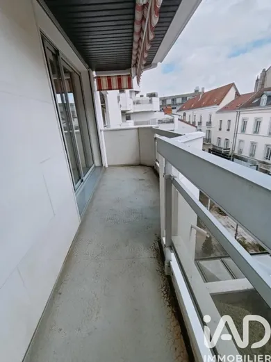 Apartment in Vichy (03200)