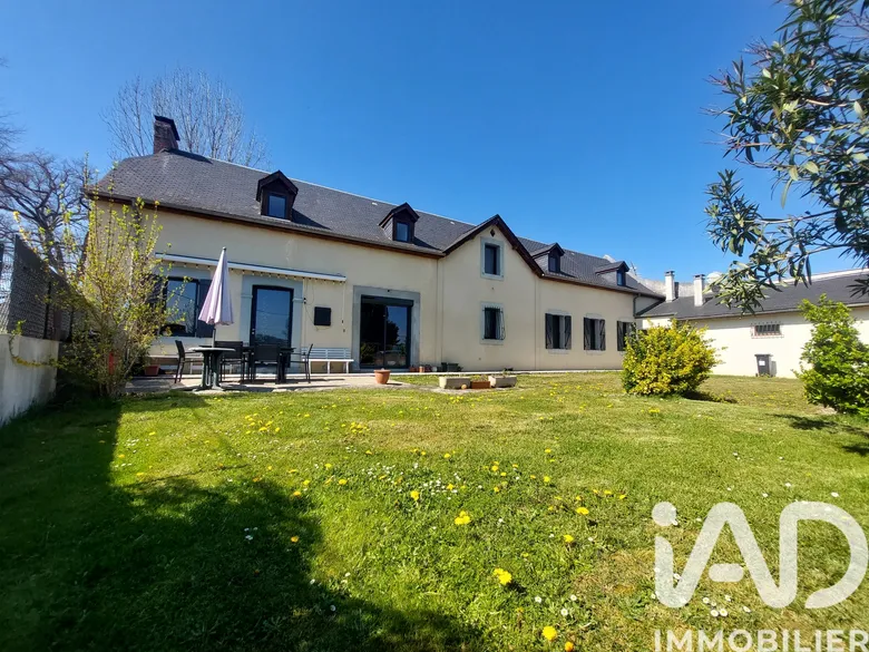 Maison 7 pièces 242 m² · à Oléac-Dessus · 242 m² · 310 000 €