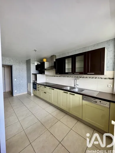 Apartment in Quincy-sous-Sénart (91480)