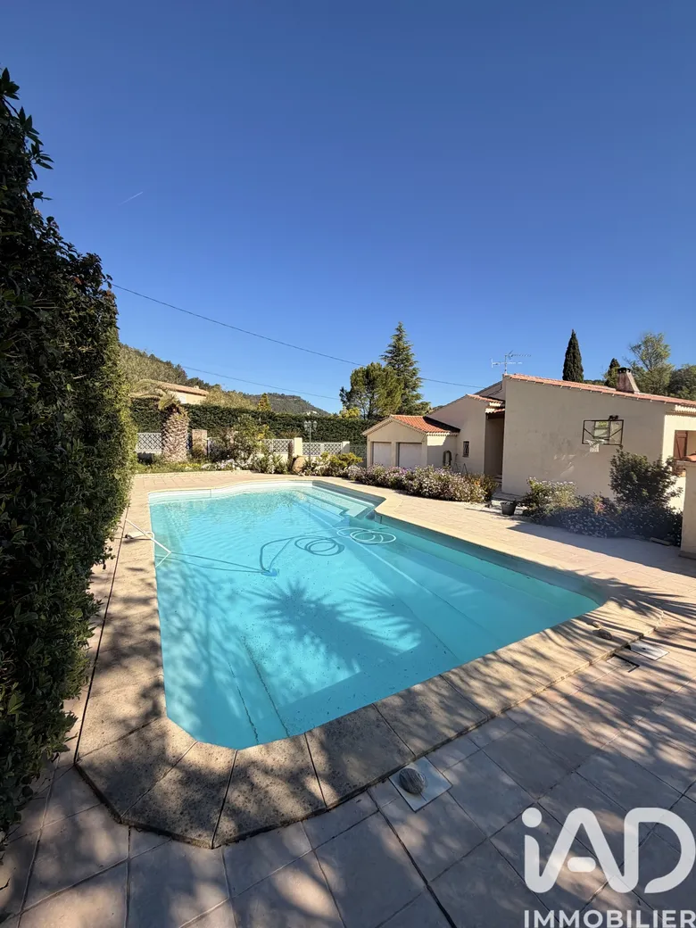 Maison 8 pièces 210 m² · à Solliès-Pont · 210 m² · 655 000 €