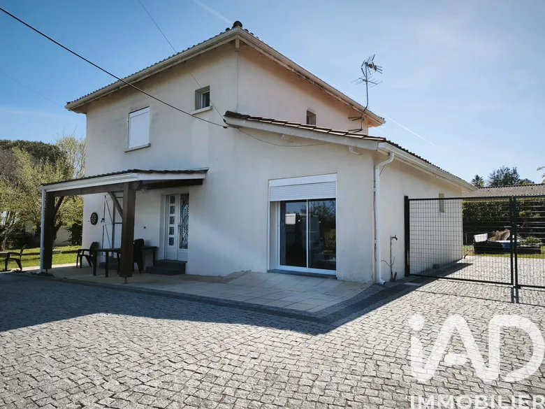 Maison 5 pièces 119 m² · à Guîtres · 119 m² · 320 000 €