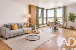 Apartment in Paris (75015)