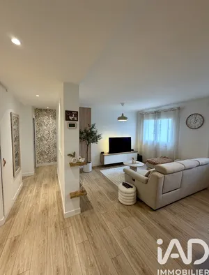 Apartment in Palaiseau (91120)