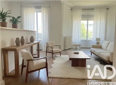 Apartment in Saint-Étienne (42100)