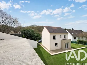 House in Vaux-sur-Seine (78740)
