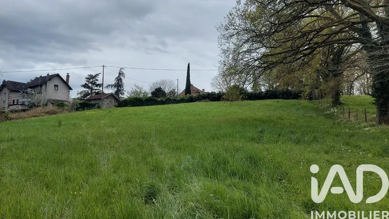Terrain à bâtir à Terrasson-Lavilledieu (24120) · 50 000 €