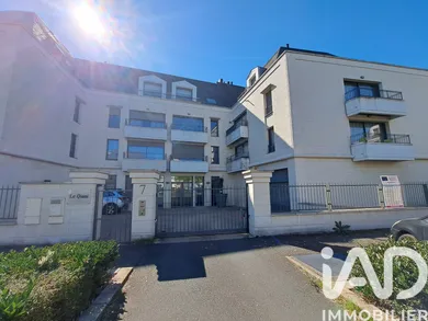 Apartment in Saint-Cyr-sur-Loire (37540)