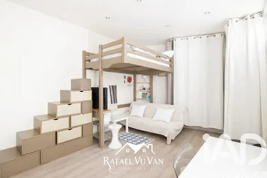 Apartment in Paris (75018)