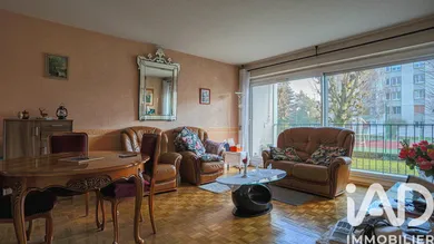 Apartment in Montmorency (95160)