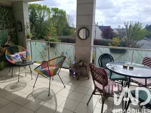 Apartment in Saint-Cyr-sur-Loire (37540)