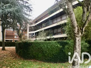 Apartment in Le Chesnay (78150)