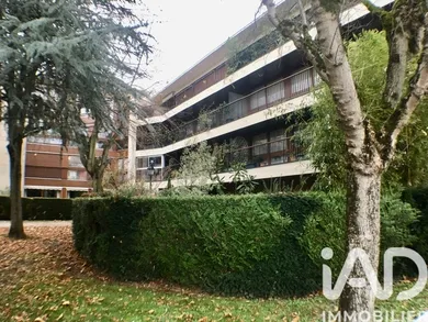 Apartment in Le Chesnay (78150)