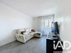 Apartment in Pontault-Combault (77340)