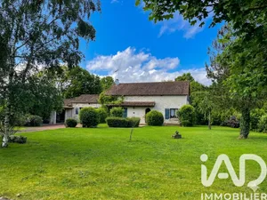 Maison de campagne à Saint-Savin (86310)