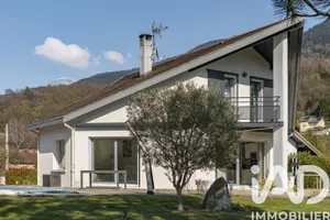 Architectural house in Vaulnaveys-le-Haut (38410)