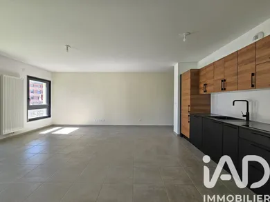 Appartement à Bassens (73000)